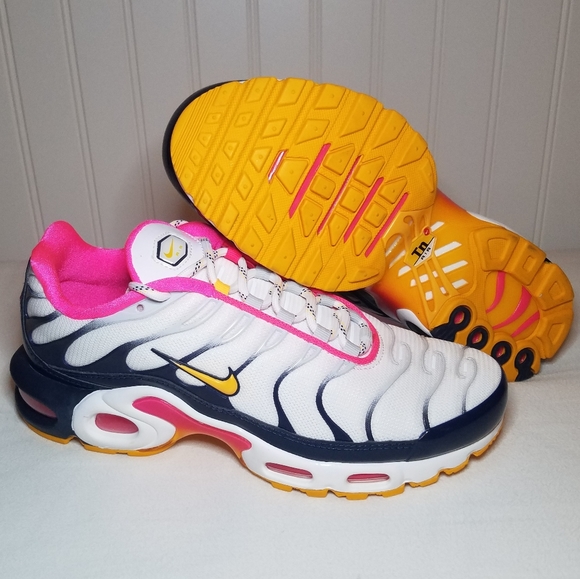 womens air max plus premium